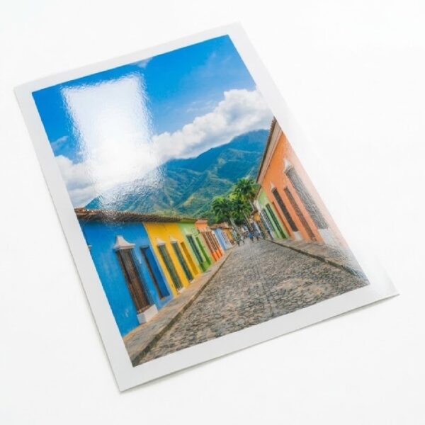 IMPRESION A COLOR GLASSE 250G MEDIO PLIEGO 13"X19"